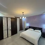 Leomar Апартаменты