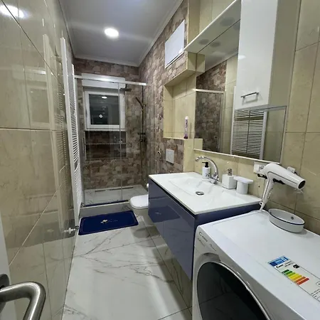 Leomar Apartment