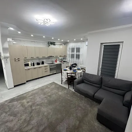 Leomar Apartment *